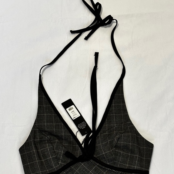 Cropped Halter Top - Grey - Picture 2 of 5